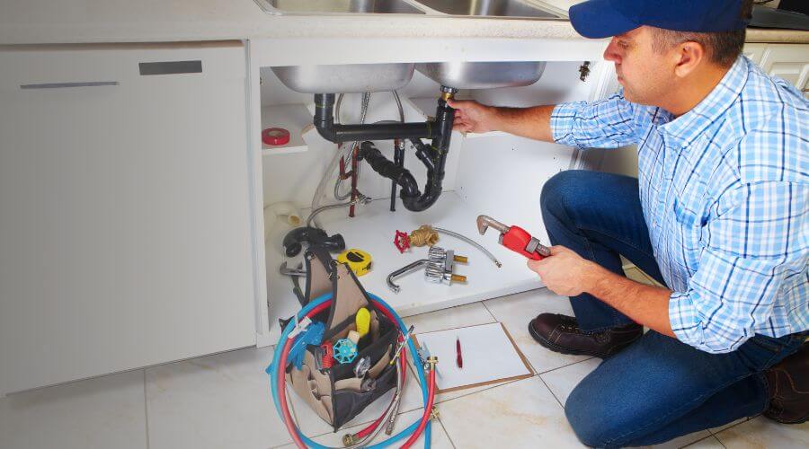 Professional water heater repair in Weesatche, TX